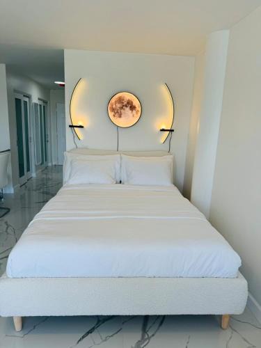North Bay Village Apartment | Beautiful Studio w Amazing View of Miami Skyline