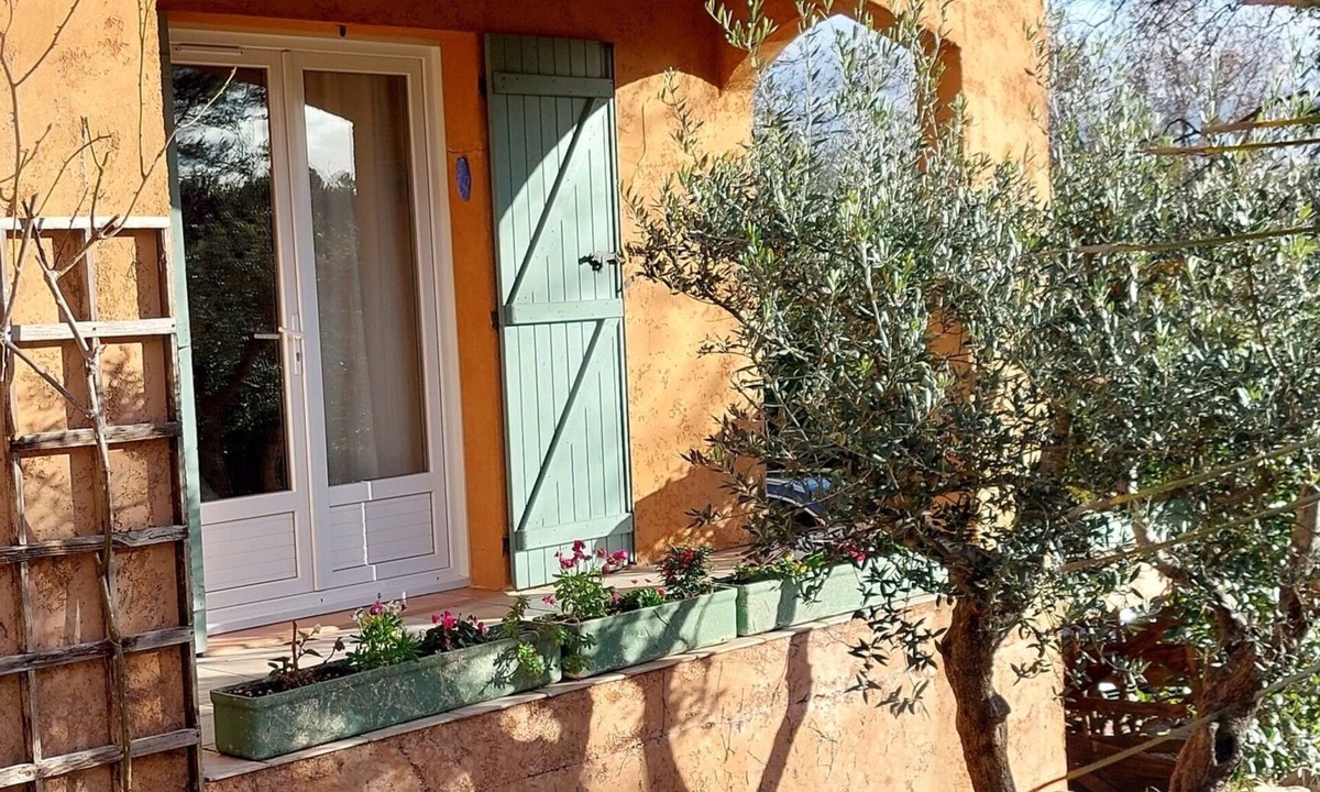 Besse-sur-Issole Bed & Breakfast | Bed and breakfast, Besse sur Issole, Var. Ideal for a quiet, sunny stay