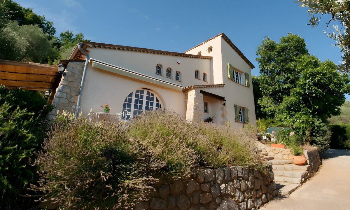 Speracedes Bed & Breakfast | Bed and Breakfast 'Diane' with Shared Pool, Wi-Fi and Air Conditioning