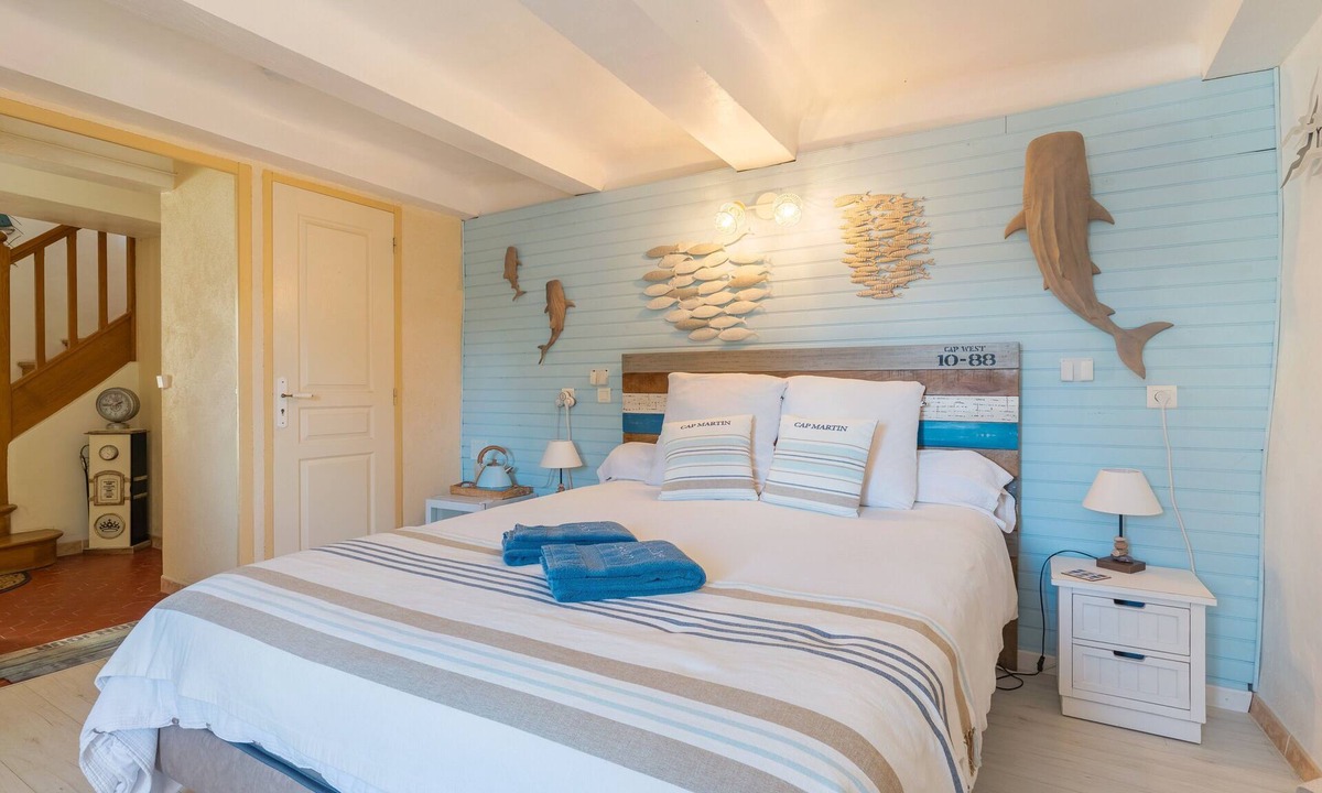 Sainte-Croix-du-Verdon Bed & Breakfast | Bed and Breakfast 'Océan' with Lake View, Wi-Fi and Air Conditioning