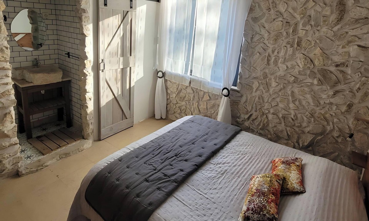Brantes Bed & Breakfast | Bed & Breakfast “La Lisière” with Mountain View, Wi-Fi and Air Conditioning