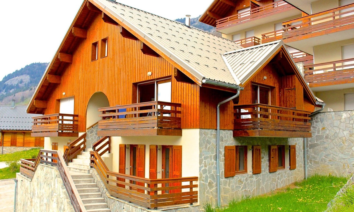 Vaujany Apartment | Bel Appartement Triplex Dans Chalet Le Verney à Vaujany Centre Village