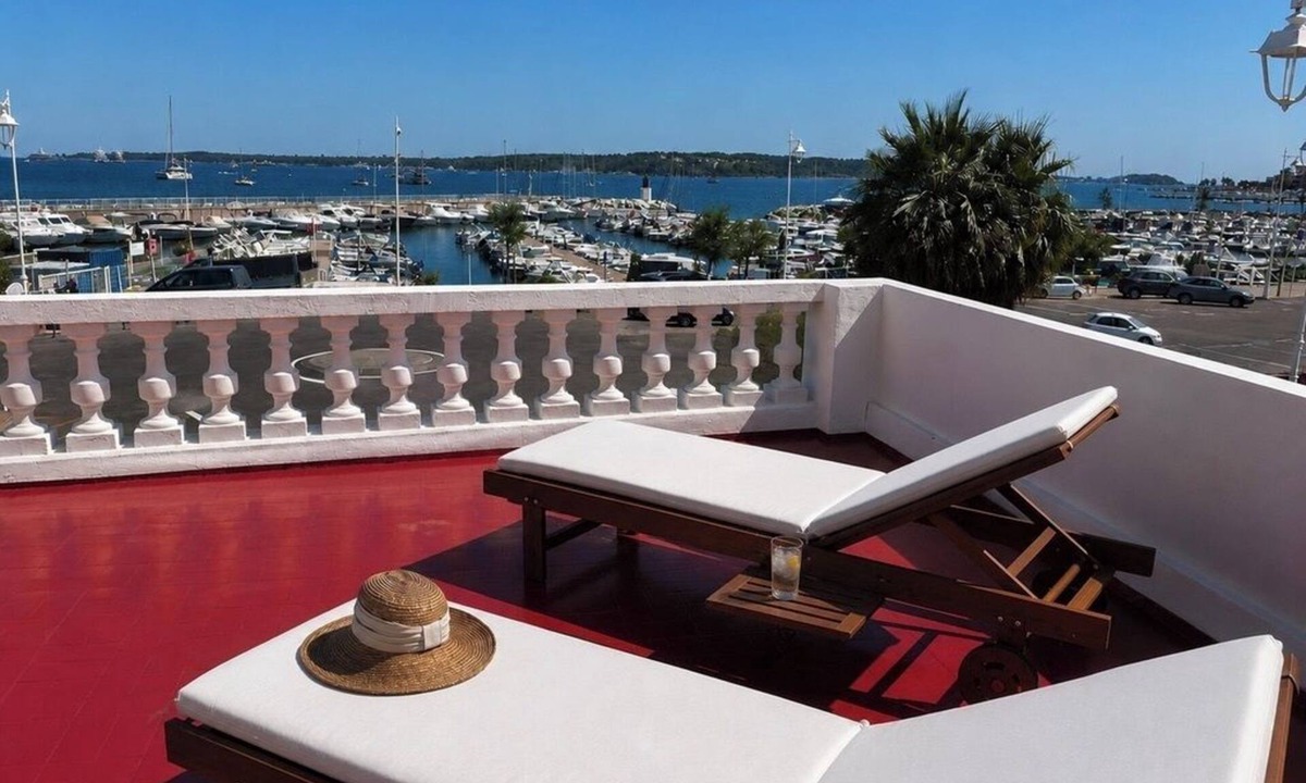 Pointe Croisette House | Belle Époque Villa · Cannes Palm Beach · Sea View · Rooftop & Garden