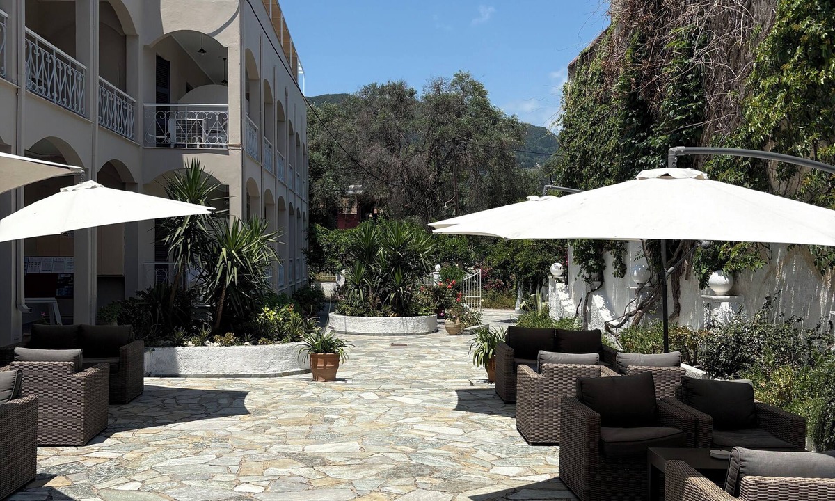 Benitses Hotel | Benitses Arches