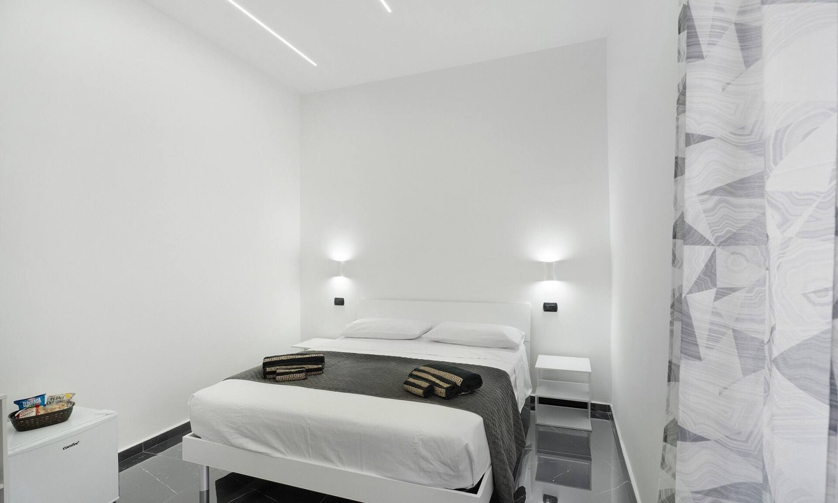 Mercato San Severino Apartment | Black and White Guesthouse
