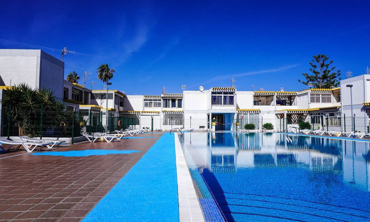 Arona Apartment | Blue Coast Apartment with Pool and WIFI