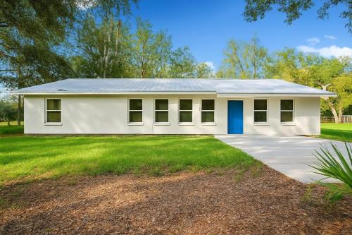 Lakeland House | Blue Door's Residence between Disney and Tampa