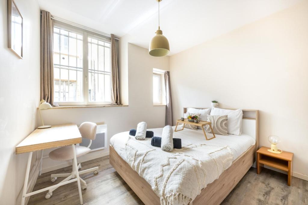 Les Cordeliers Apartment | BnGo I Le Spacieux Hypercentre I 8p, 4ch, 2sdb, 2ème étage sans ascenseur
