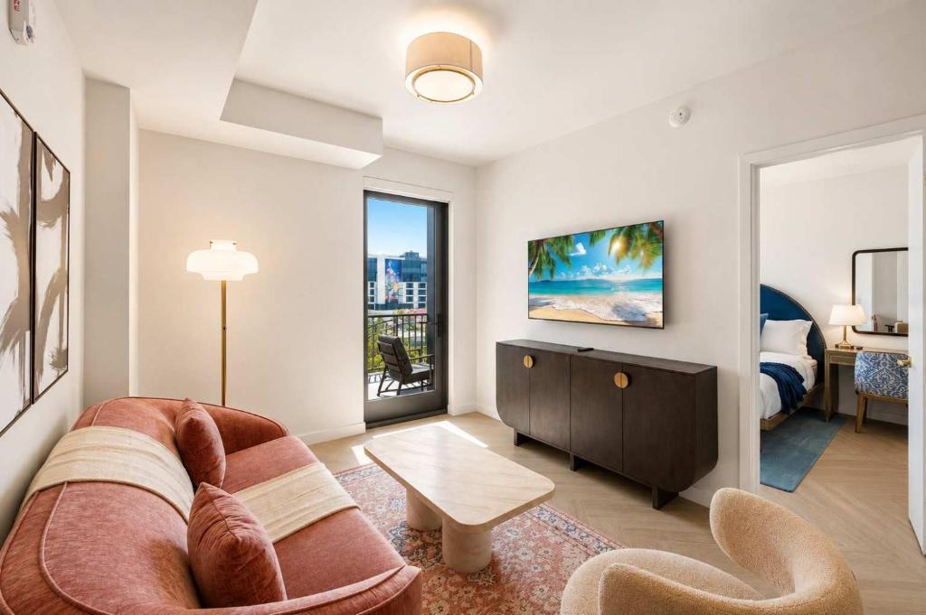 Wynwood Art District Apartment | Boutique NoMad Wynwood Residence with Resort Pool