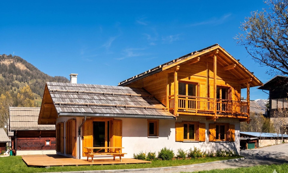 Molines-en-Queyras Ski Chalet | Breathe in the Queyras: cosy chalet, nature & great comfort, up to 8 people.