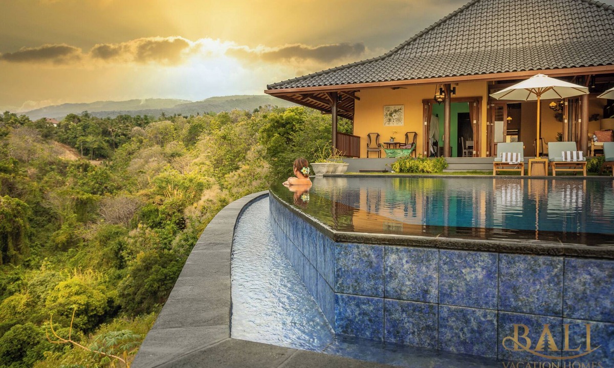 Kayu Putih Villa | Breathtaking Clifftop Luxury at Lovina!
