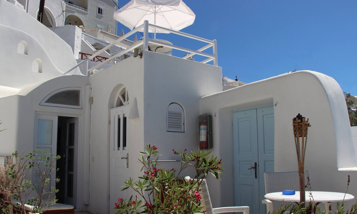 Firostefani Apartment | BRIGA VILLAS Studio 1 - private terrace. Astonishing view of Caldera/volcano