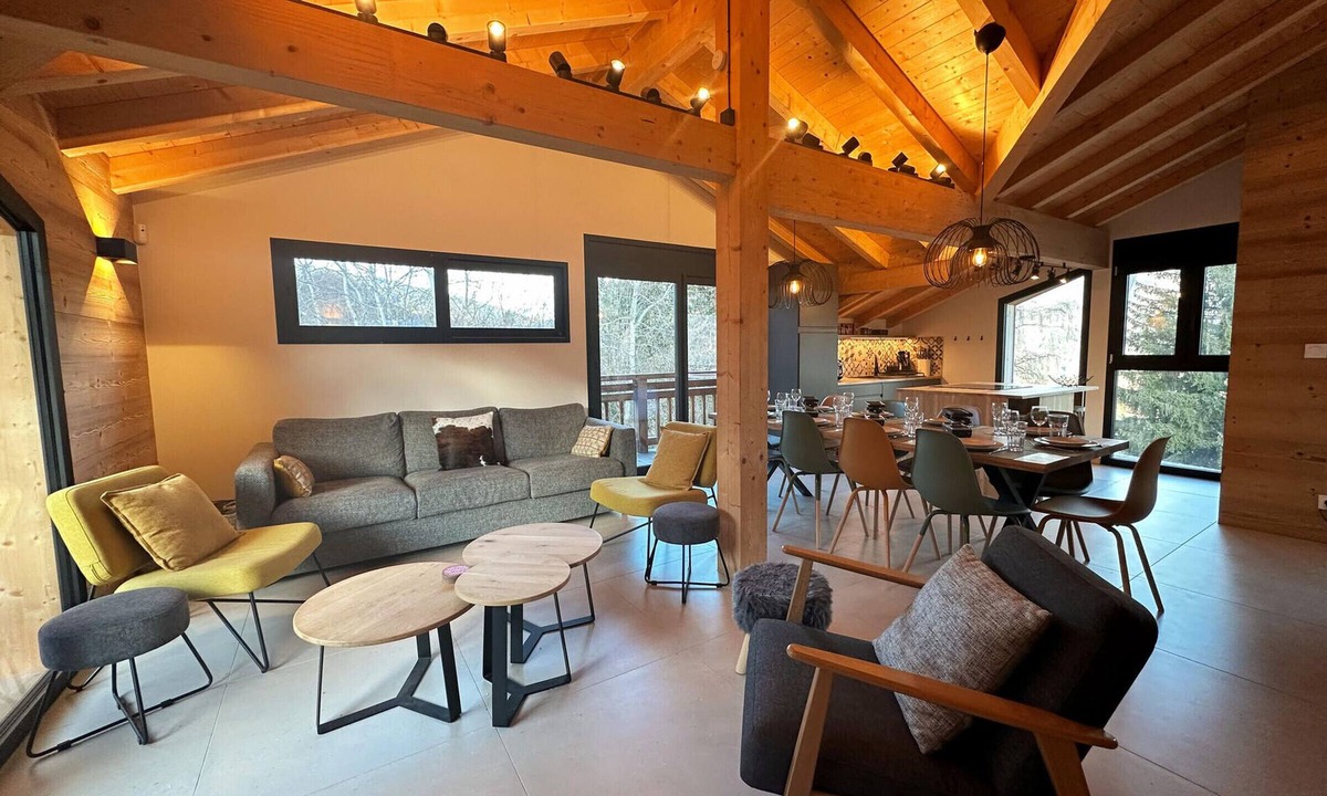 Samoens Apartment | Bright apartment panoramic view - 10 guests