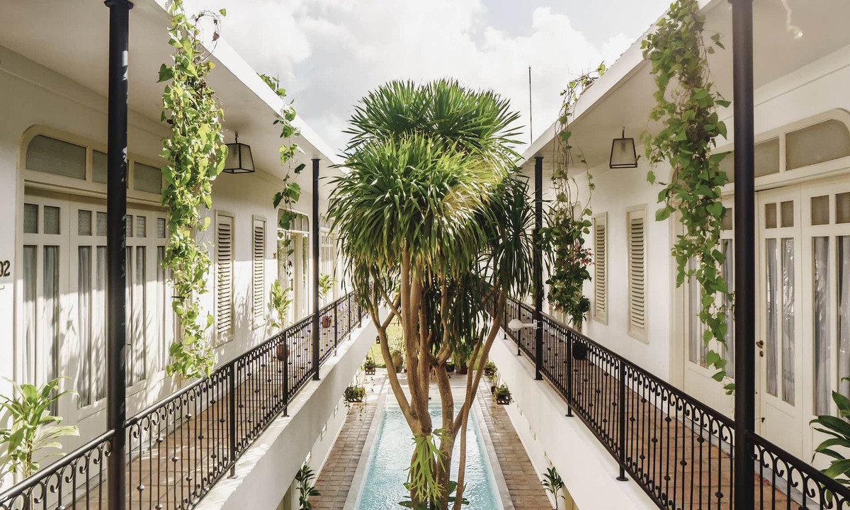 Petitenget Hotel | Brown Feather Batu Belig