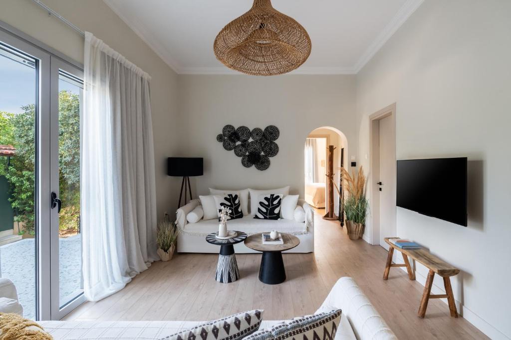 Glyfada Apartment | CALM South 19