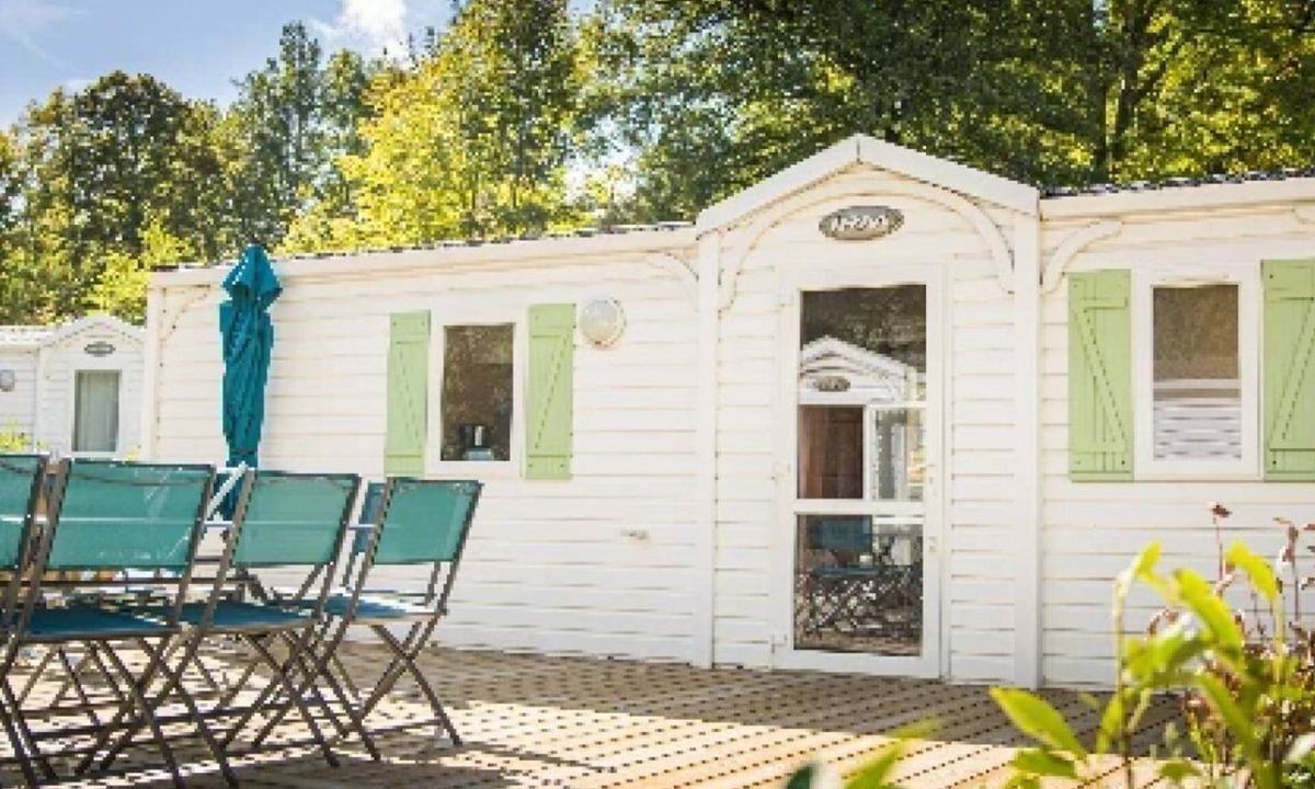 Saint-Eloy-les-Mines House | Camping 4 étoiles - ccbg0id