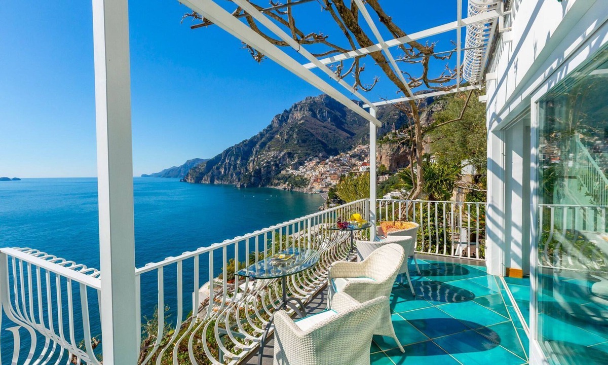 Arienzo Villa | Casa Ariel - Six Bedroom Villa, Sleeps 12