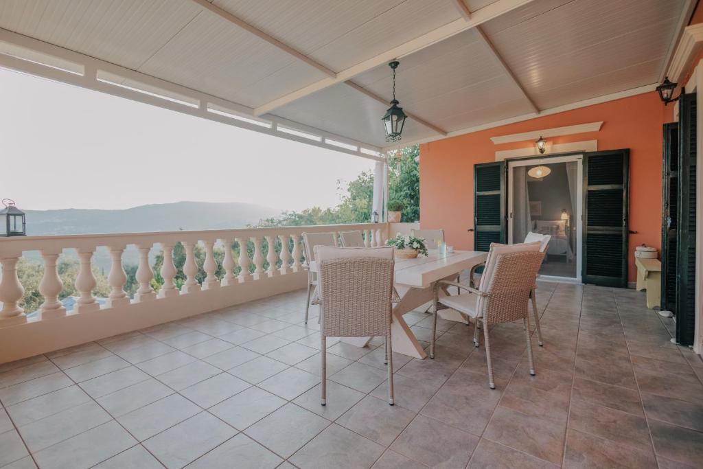 Benitses Villa | Casa Bella Vita