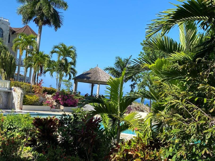 Ocho Rios Apartment | Casa de Columbus