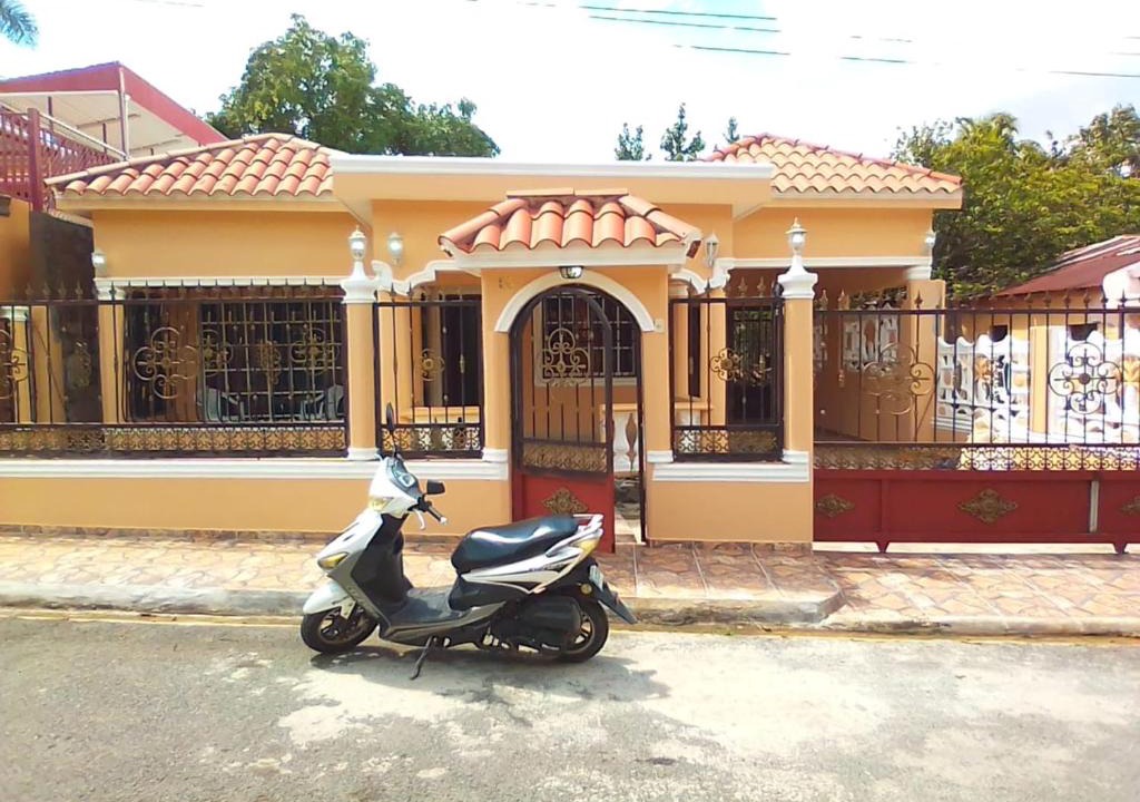 Bayaguana Villa | Casa Mendoza