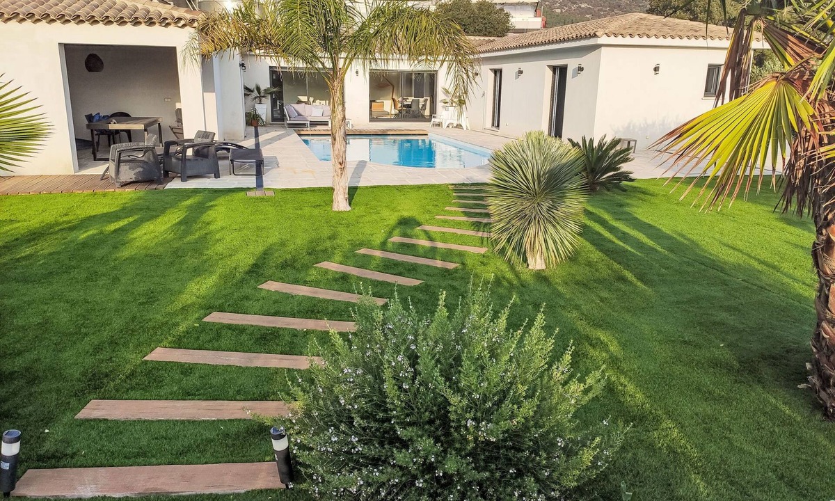 Preconil House | Cedelen by Interhome