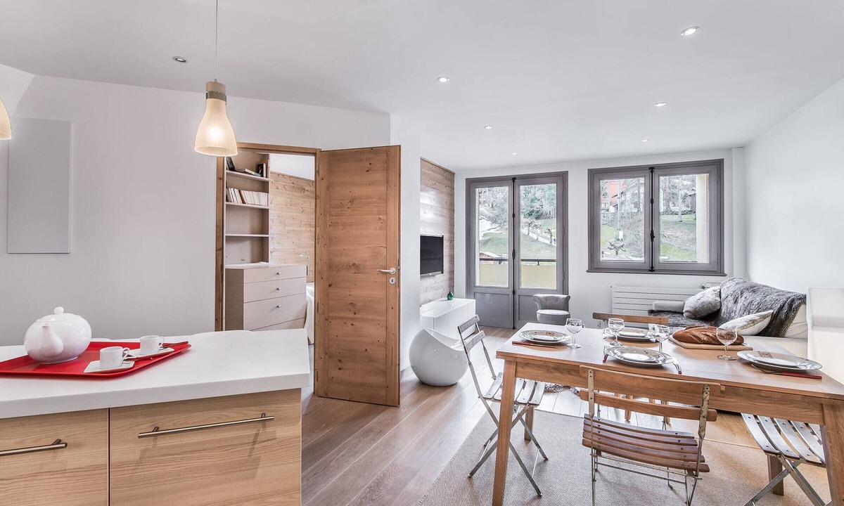 Megeve Apartment | Central 2-bedroom apartment with balcony and Wifi in Megève