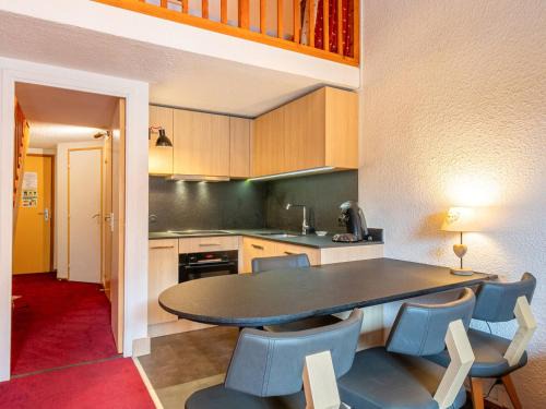 Val-d'Isere Apartment | Centre Val d'Isère - Proche neige et commerces, appartement 4-6 pers. - FR-1-519-19