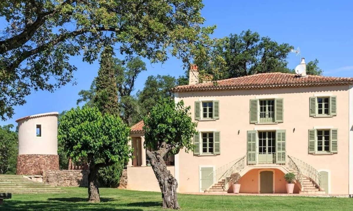 Gonfaron House | Château Réal d'Or: Provencal charm