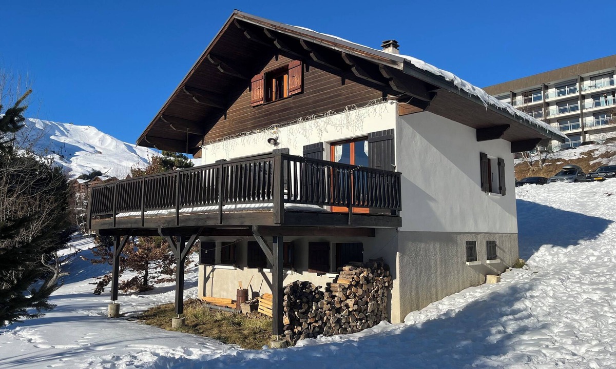 La Toussuire Ski Chalet | Chalet La Toussuire close to the slopes 12 people