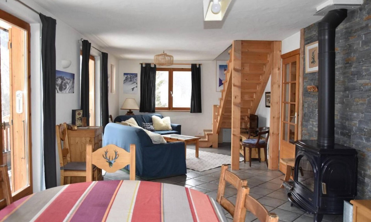 Pralognan-la-Vanoise Ski Chalet | Chalet, 1st floor, terrace, balcony, fireplace or stove, parking, tv, ski locker, 120m²