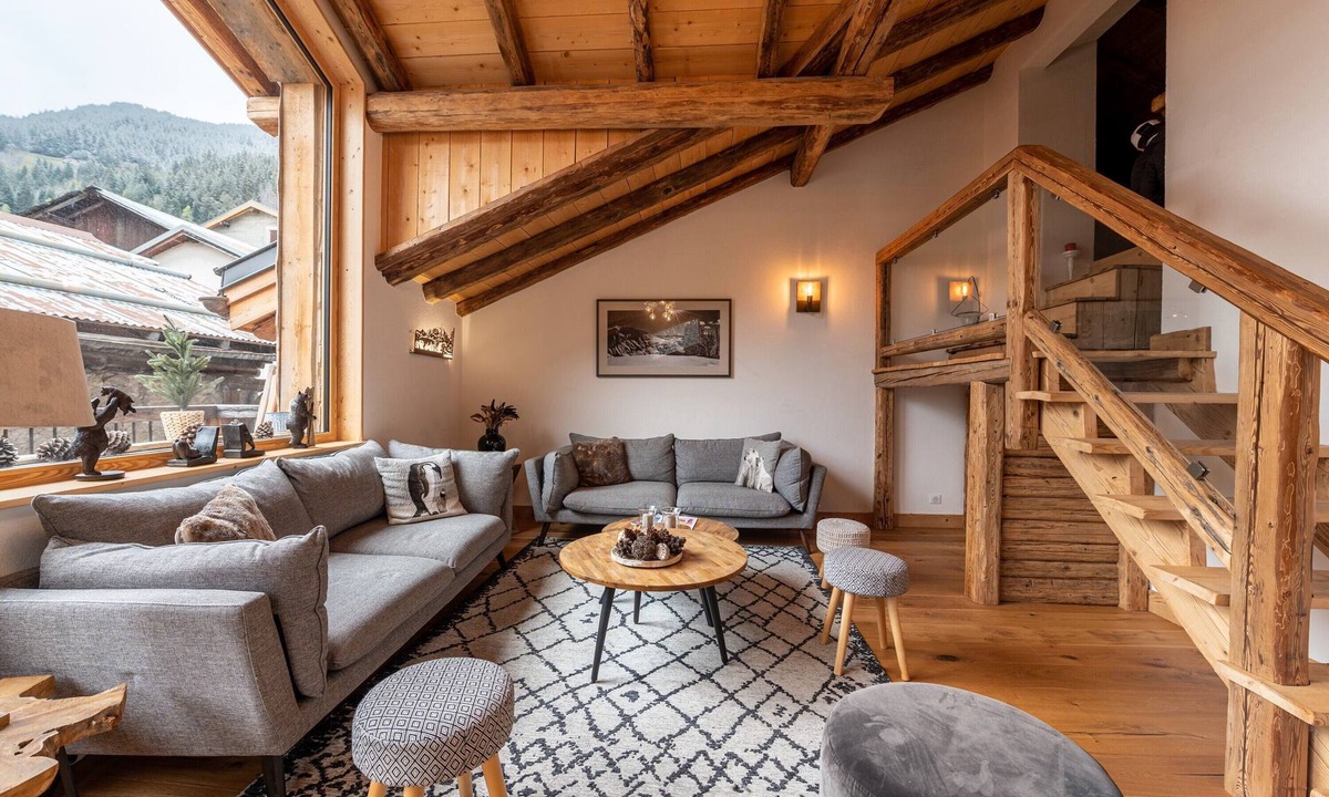 Champagny-en-Vanoise Ski Chalet | Chalet "Alouette" with Private Terrace, 2 Balconies & Wi-Fi