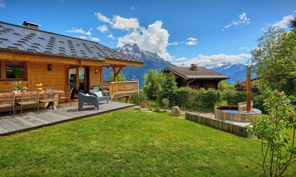Cordon Ski Chalet | Chalet Anselme - luxury stay for 10 with Mont Blanc views - OVO Network