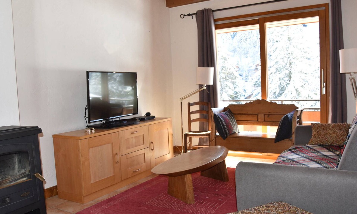 Pralognan-la-Vanoise Apartment | Chalet apartment 4 rooms, near center, pets allowed