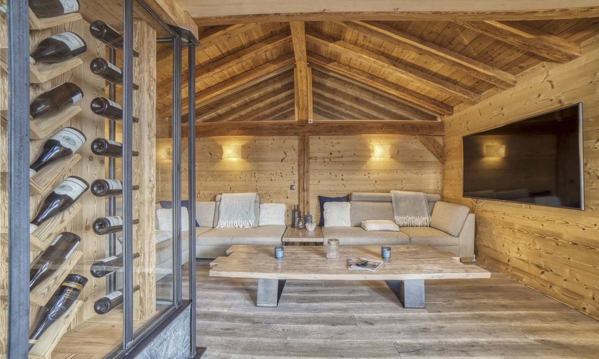 Sallanches Ski Chalet | Chalet 'Chalet Face Au Mont-blanc' with Mountain View, Wi-Fi and Air Conditioning