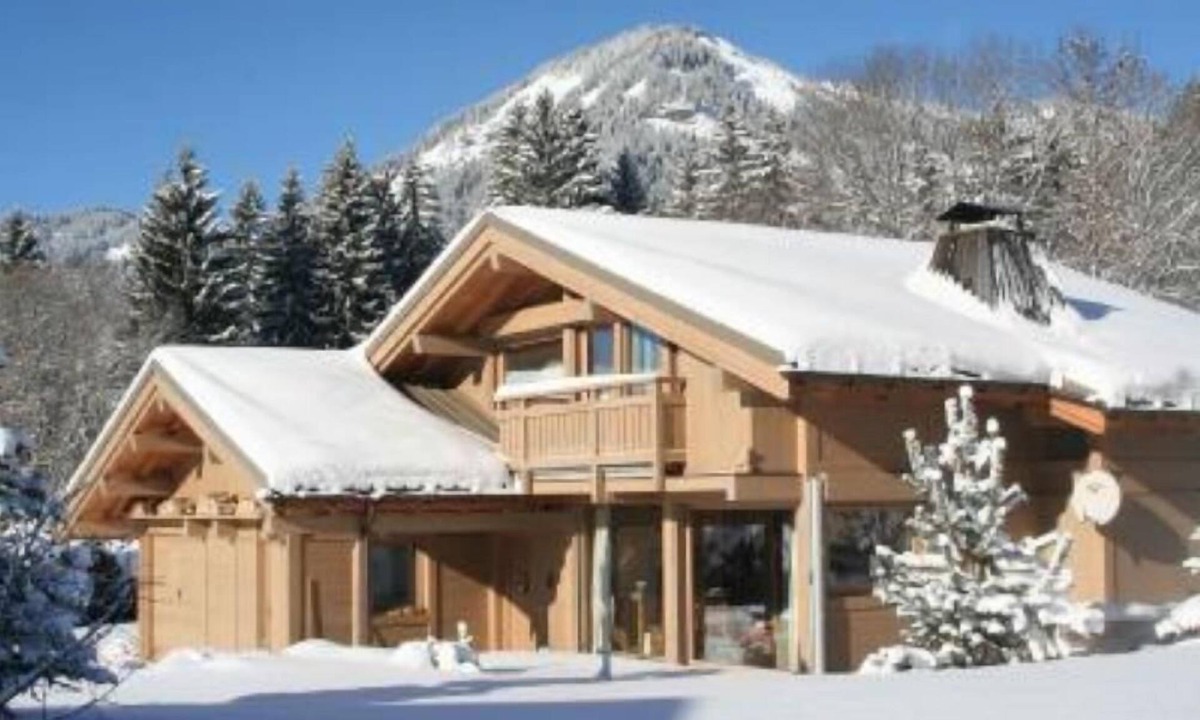 Praz-sur-Arly Ski Chalet | Chalet Edelweiss