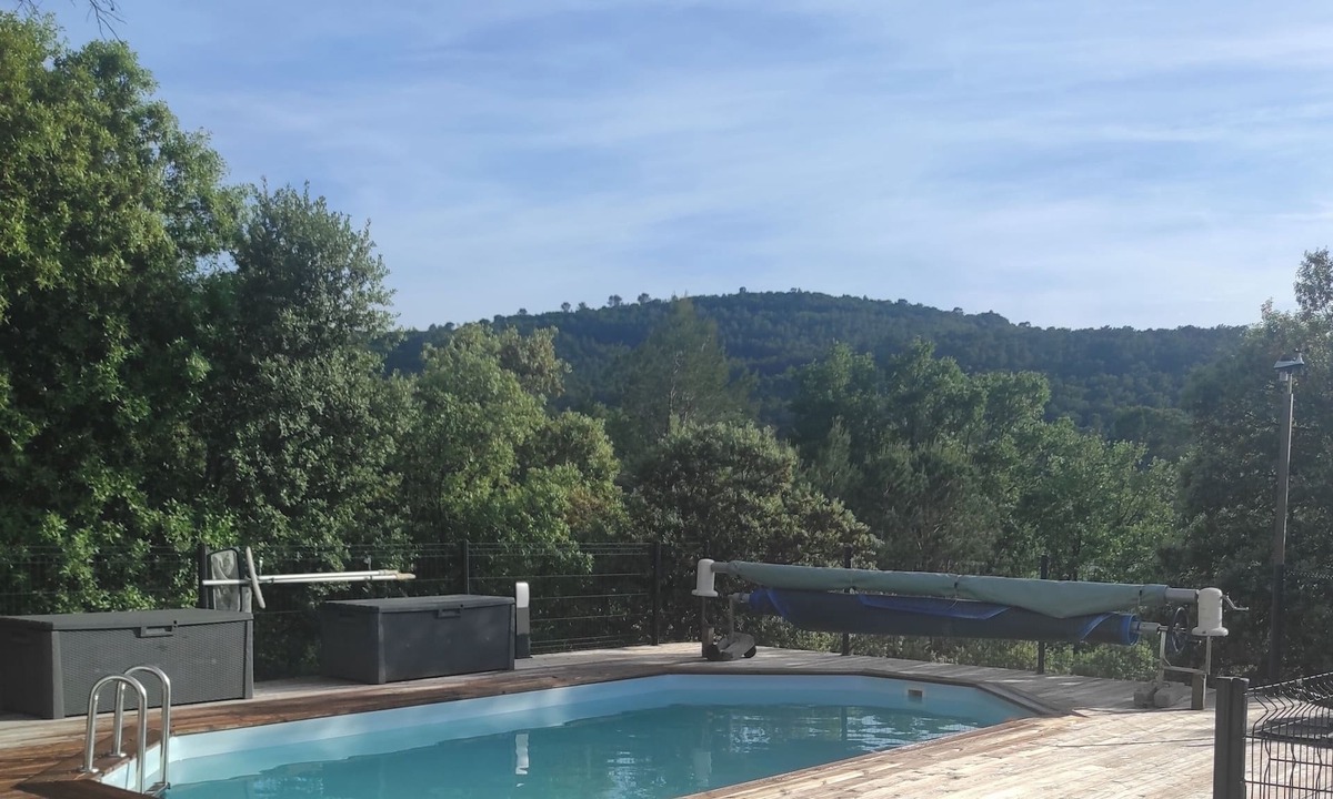 Besse-sur-Issole Ski Chalet | Chalet en Pleine Nature