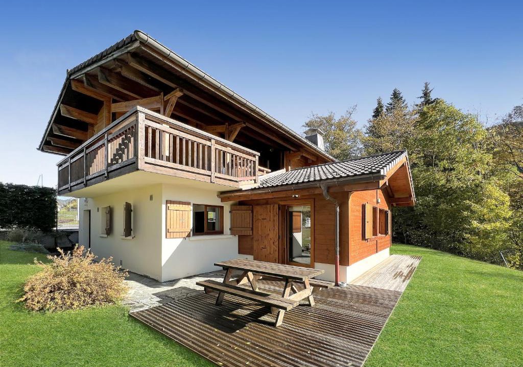 Les Carroz-d'Araches Ski Chalet | Chalet Haut Standing à proximité du centre (CH228)