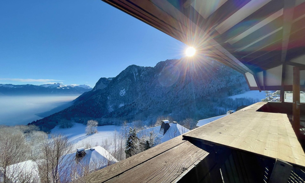Thollon-les-Memises Ski Chalet | Chalet in the mountains with a view of Lake Geneva