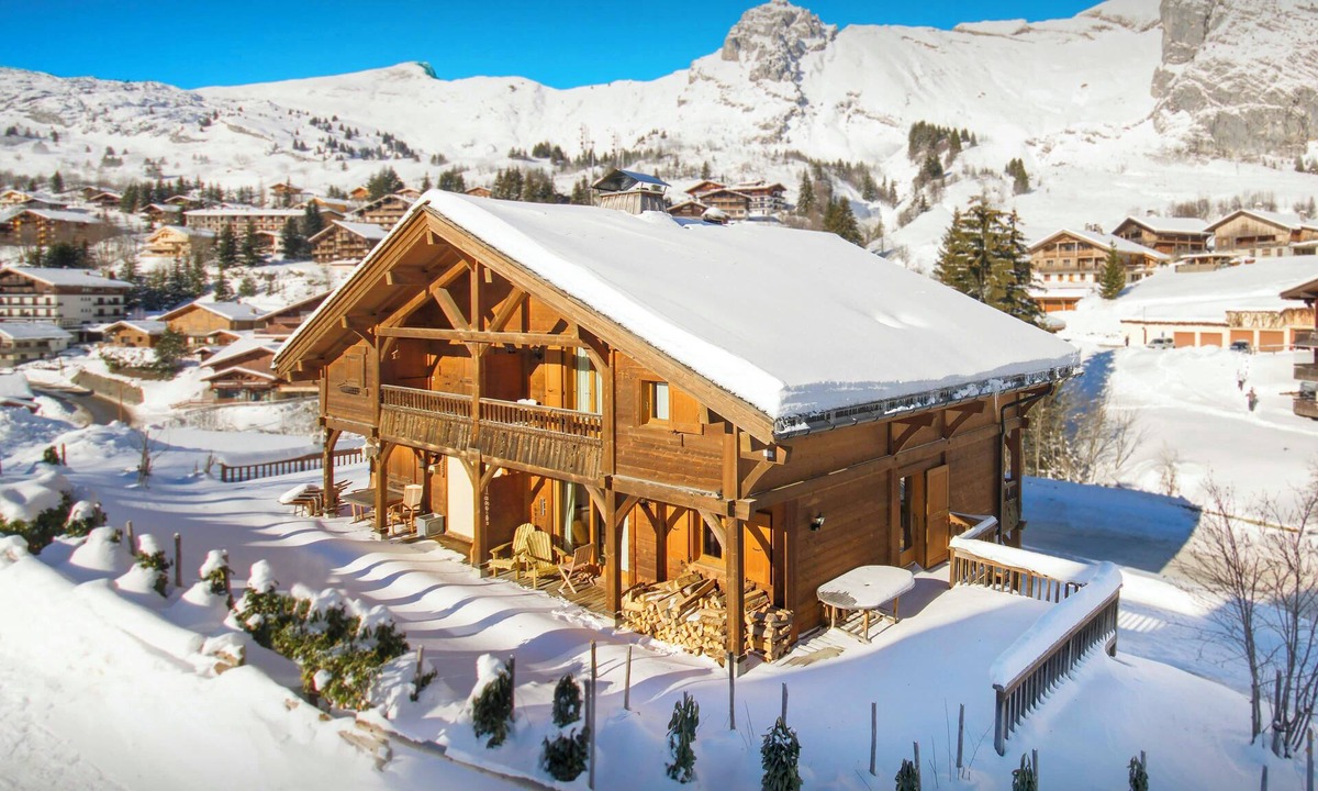 Le Grand-Bornand Ski Chalet | Chalet L'Ours Blanc - ski-in ski-out base for 8, open fire - OVO Network