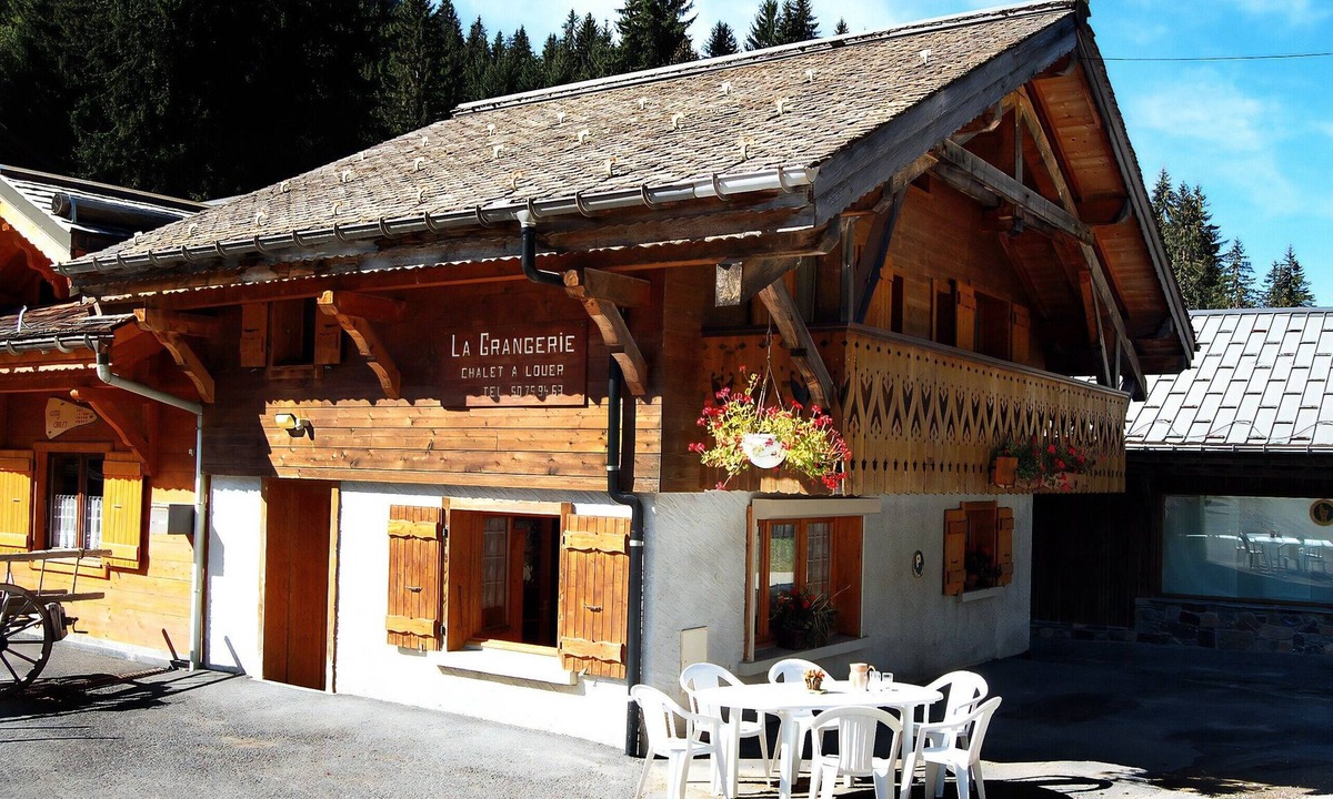 Montriond House | Chalet La Grangerie: Mountain Charm, Nature & Hiking – 7 Guests