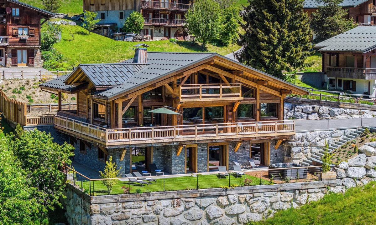 La Giettaz Ski Chalet | Chalet La Veya - Spacious chalet with incredible views - OVO Network