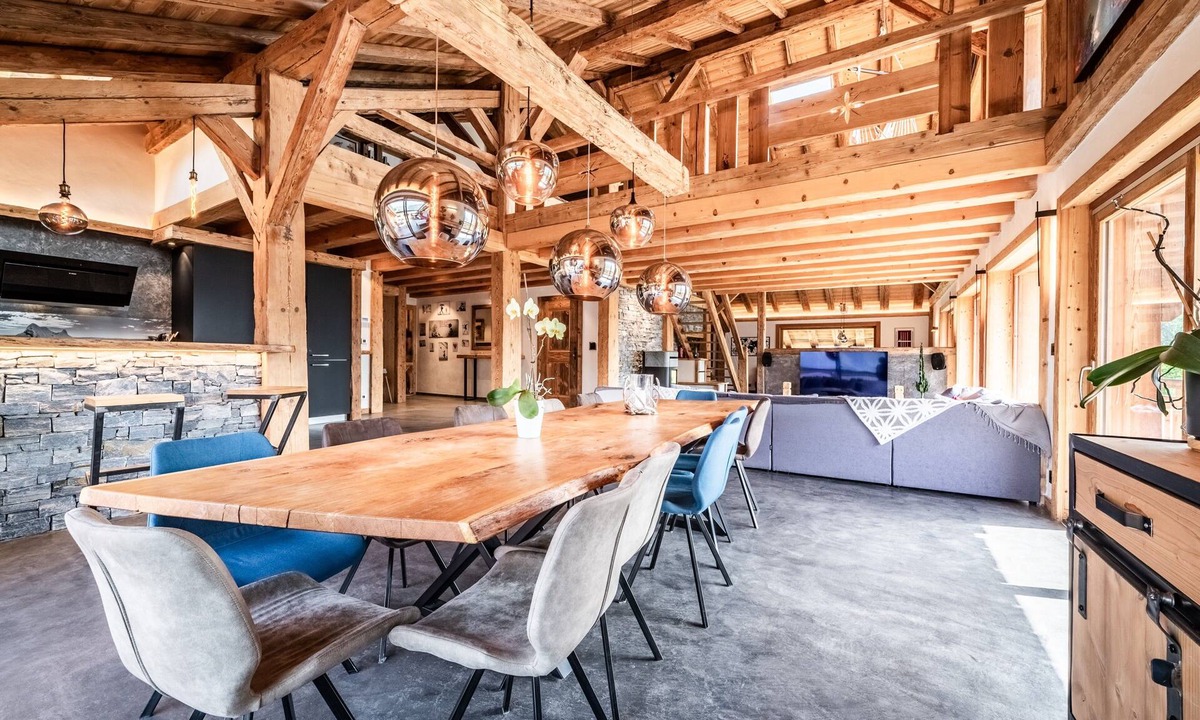 Abondance Ski Chalet | Chalet 'Le Perray Alpine Lodge' with Mountain View, Terrace and Wi-Fi