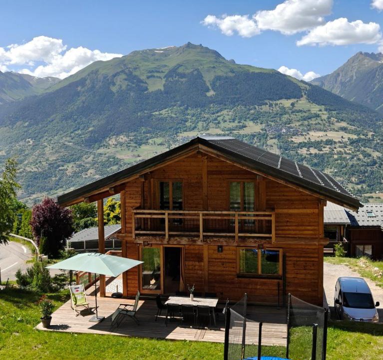 Macot-la-Plagne Ski Chalet | Chalet recent , 5 min télésiège de la Roche, virage 12