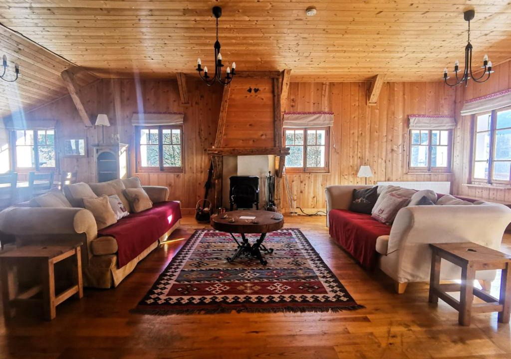 Sixt-Fer-a-Cheval Ski Chalet | Chalet sur les hauteurs plein sud jaccuzzi jardin