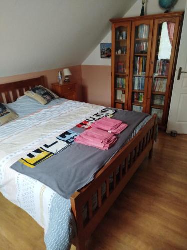 Cluses Bed & Breakfast | Chambre dans maison avec parking
