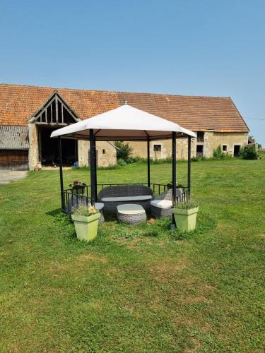 La Berthenoux Bed & Breakfast | Chambre "Rose des Sables", Domaine de la Rue