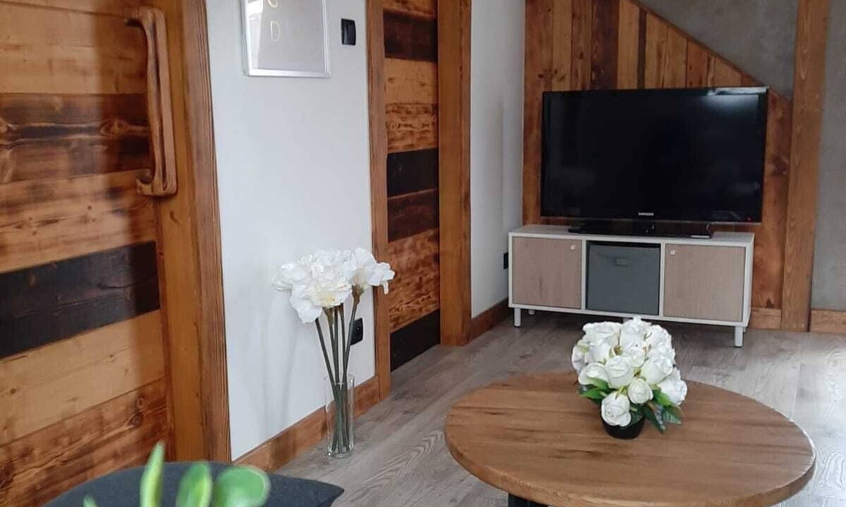 Cluses Ski Chalet | Charmant Chalet