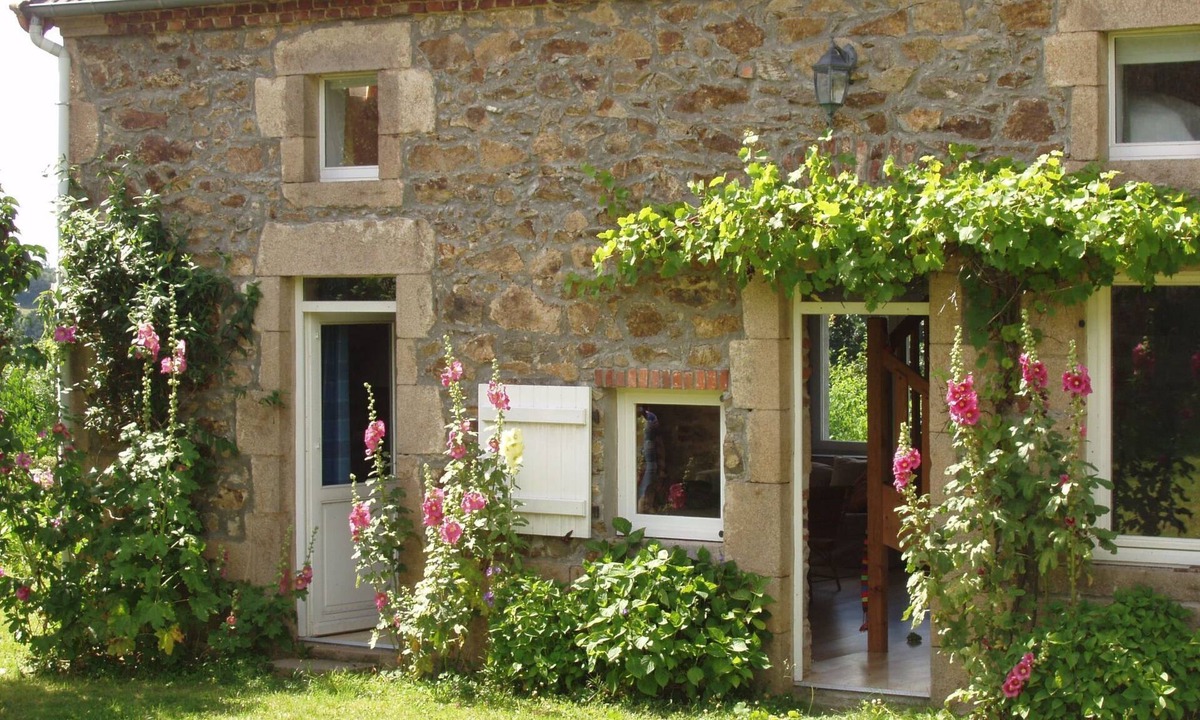 Ars-les-Favets House | Charmantes Haus in der Auvergne by Interhome