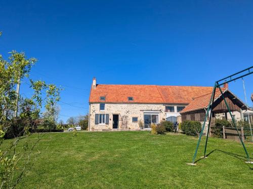Nohant-Vic House | Charme Authentique en Berry, 11 Pers., Jardin et Wifi - FR-1-591-630
