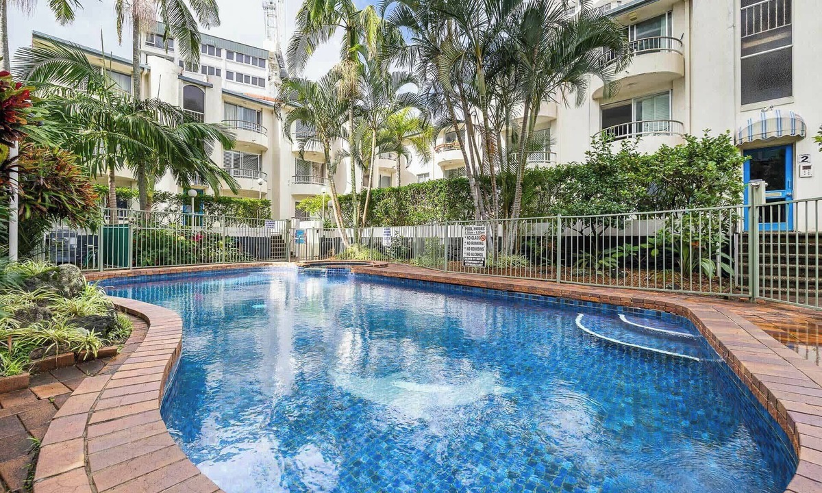 Burleigh Heads Apartment | Charming 1-Bed with pool & close to the beach!